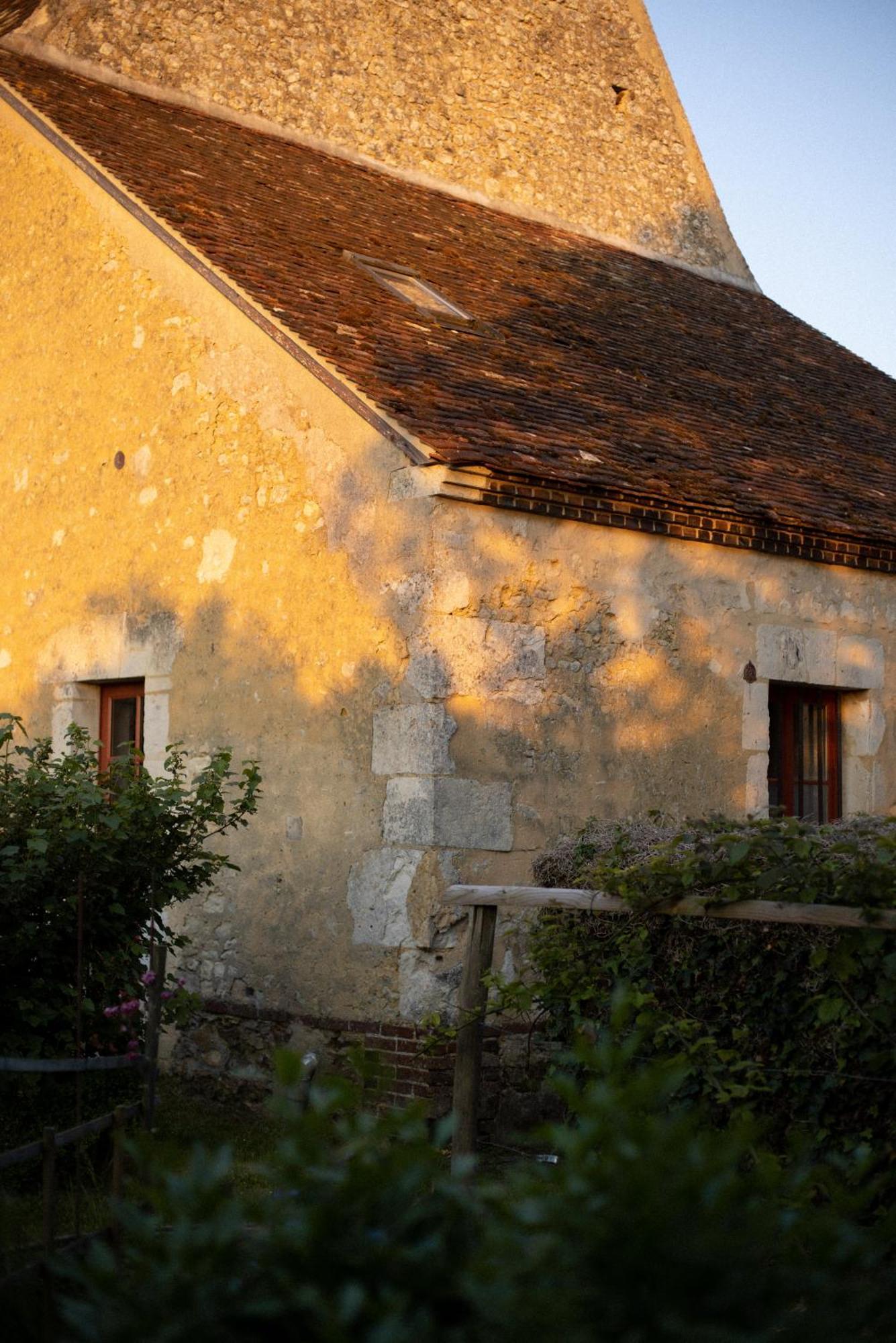 Отель Le Manoir Du Plessis Dance  Экстерьер фото